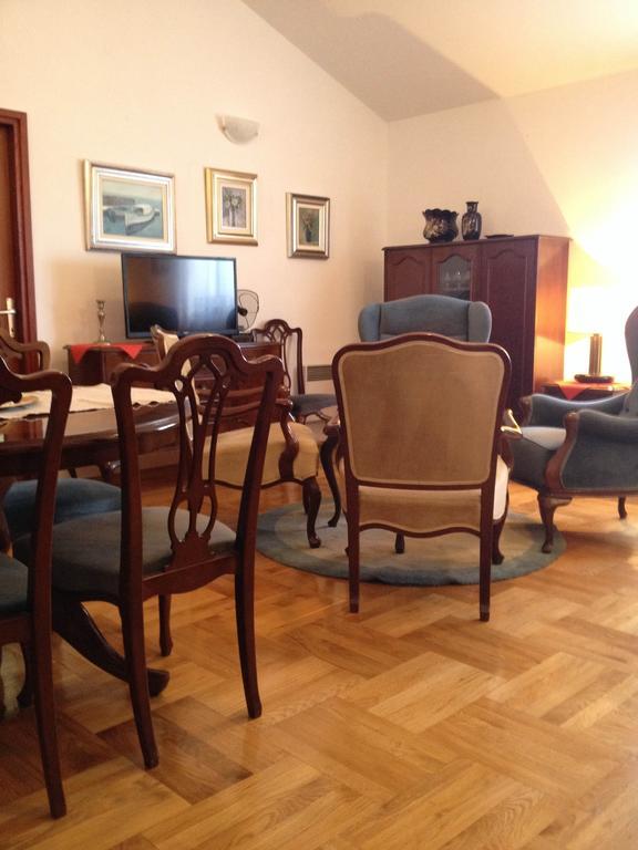 Apartment Sara Pirovac Pokoj fotografie